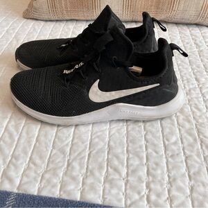 Nike Just Do It Black Athletic cross trainers